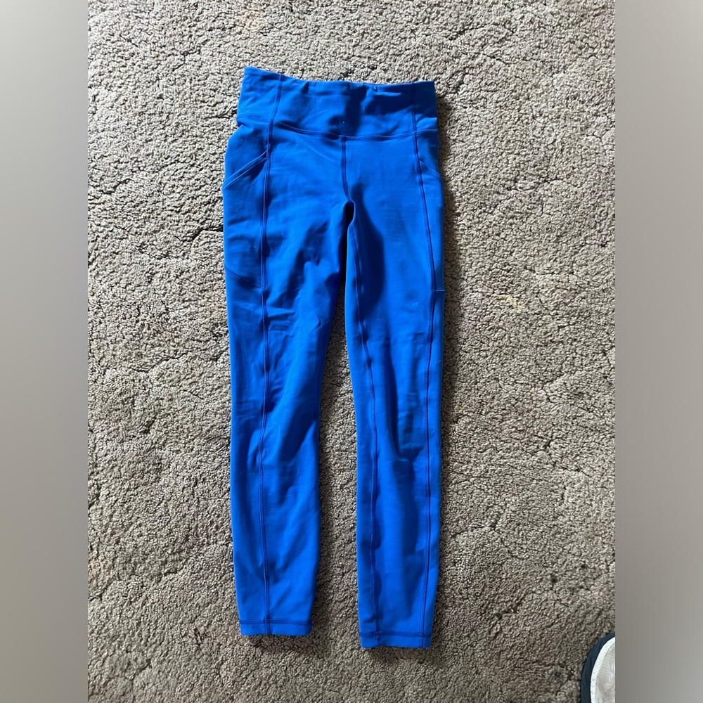 Women’s Lululemon leggings. Size 4!